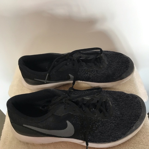 Nike Flex contact Men’s tennies, size 7y - Picture 2 of 6